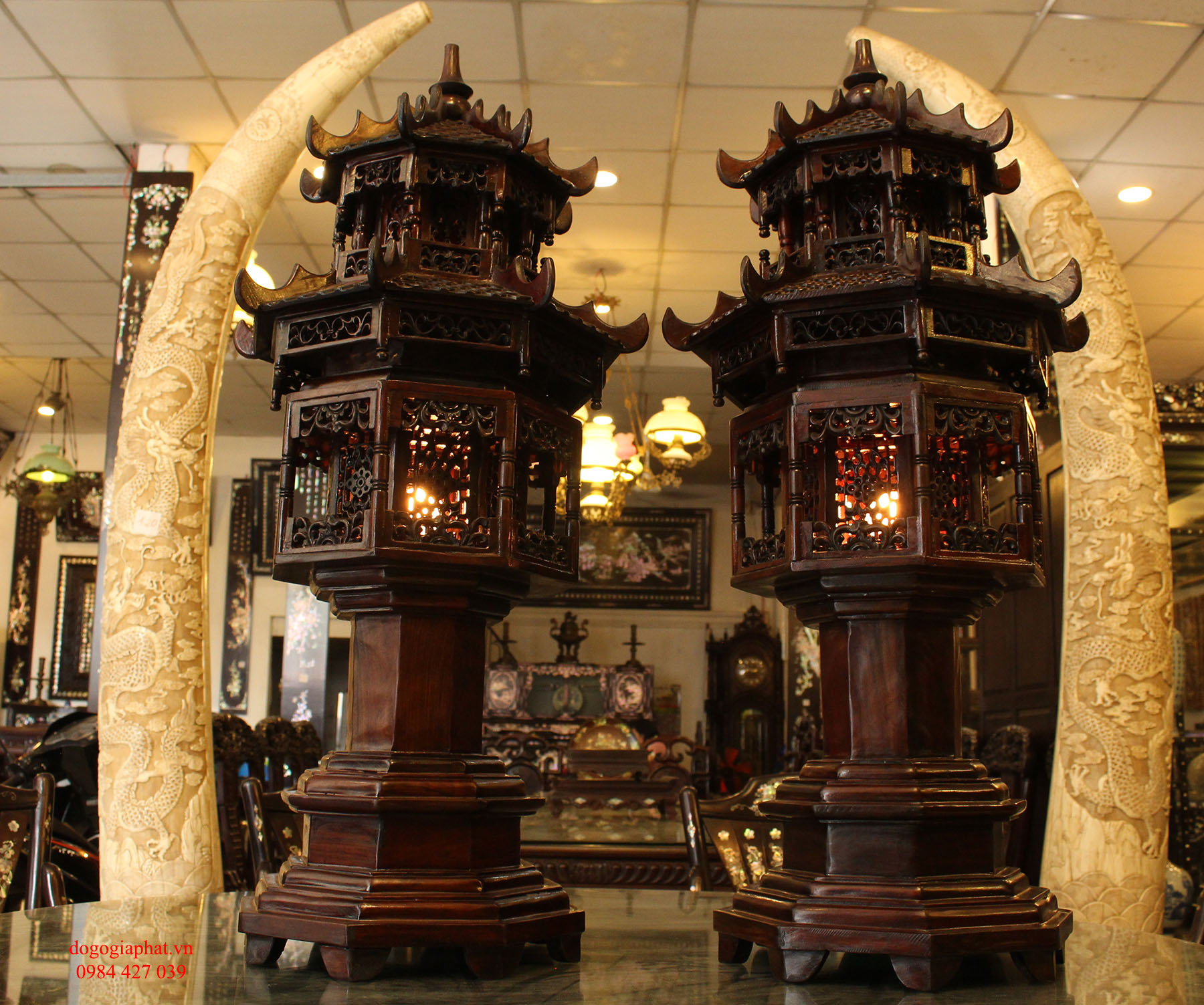 Đèn Lồng Gỗ Trắc Đẹp